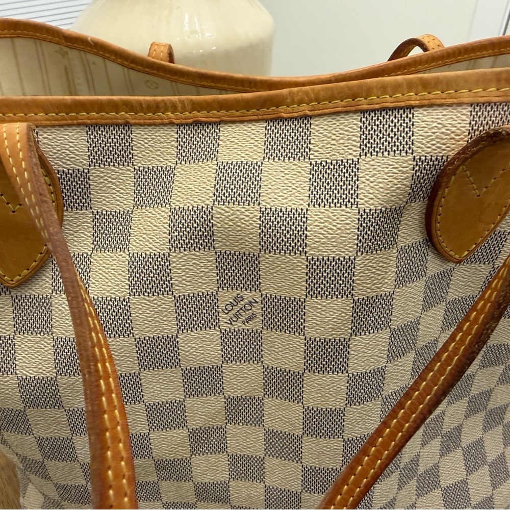 Louis Vuitton Neverfull - Picture 3 of 4